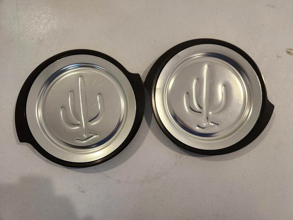 Nordic Ware Set of 2 Casserole & Bakelite Holder No. 266 Round Sizzler Platter